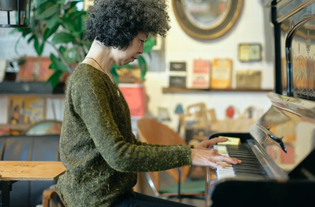 <div class="title80">フリーランサー・稲垣えみ子さん vol.3 </div>「誰かの評価から離れ、今この瞬間を楽しんで生きるために」